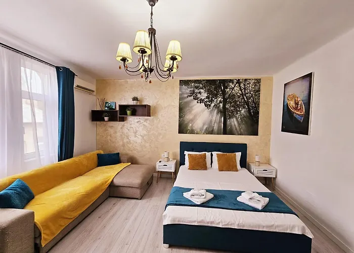 Lovely In Downtown Apartment Bukarest